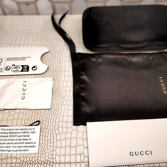 Gucci GG0980S Sunglasses in a hard to fine Blackish Brown Tortoise Shell Color - Picture 3 of 13